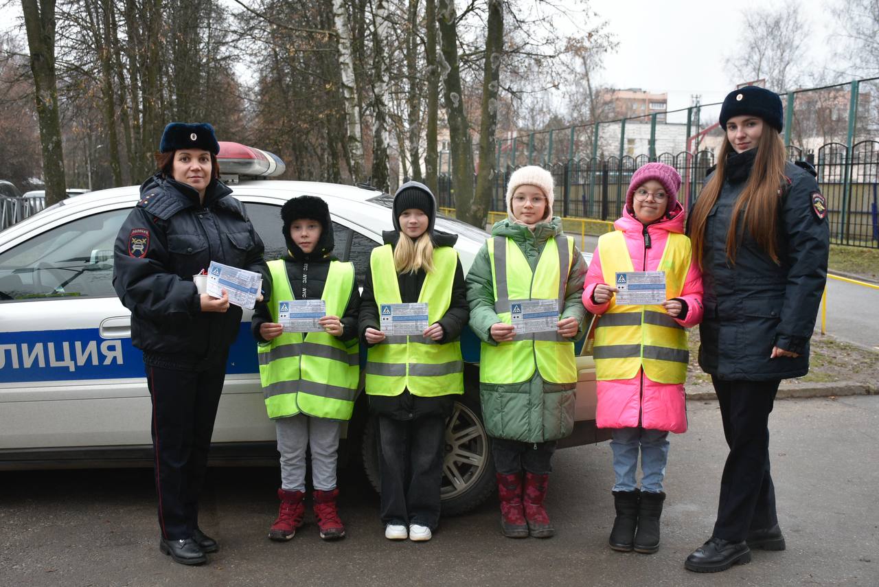 В международный день инвалида сотрудниками Госавтоинспекции совместно с учащимися специальной (коррекционной) общеобразовательной школы-интерната №26 г.Рязани проведена акция «Внимание! Слепые пешеходы!» В международный день инвалида сотрудниками Госавтоинспекции совместно с учащимися специальной (коррекционной) общеобразовательной школы-интерната №26 г.Рязани проведена акция «Внимание! Слепые пешеходы!»