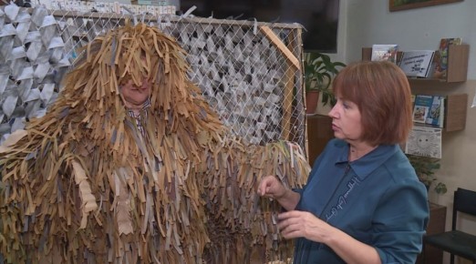 Серебряные волонтеры села Истье шьют для бойцов СВО маскировочные костюмы