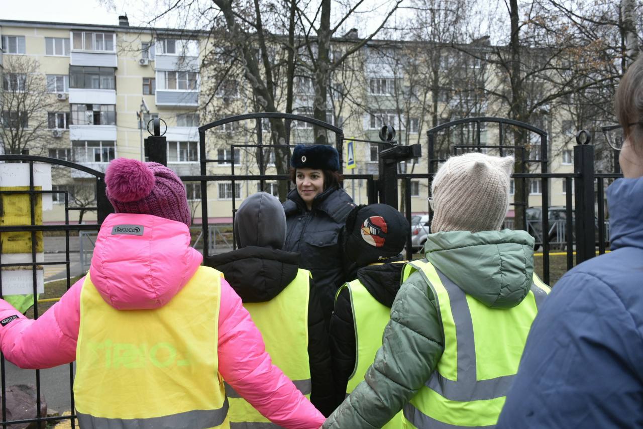 В международный день инвалида сотрудниками Госавтоинспекции совместно с учащимися специальной (коррекционной) общеобразовательной школы-интерната №26 г.Рязани проведена акция «Внимание! Слепые пешеходы!» В международный день инвалида сотрудниками Госавтоинспекции совместно с учащимися специальной (коррекционной) общеобразовательной школы-интерната №26 г.Рязани проведена акция «Внимание! Слепые пешеходы!»
