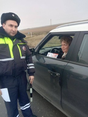 Сотрудники Госавтоинспекции Шиловского района провели профилактическую акцию «5 факторов дорожной безопасности», направленную на профилактику дорожно-транспортных происшествий с раздачей тематических памяток