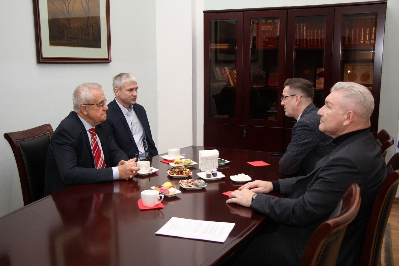 5 декабря один из участников федеральной программы «Время героев» Сергей Пугачев прошел однодневную стажировку в Рязанской городской Думе и администрации города Рязани, которая предусмотрена программой обучения для... 5 декабря один из участников федеральной программы «Время героев» Сергей Пугачев прошел однодневную стажировку в Рязанской городской Думе и администрации города Рязани, которая предусмотрена программой обучения для...