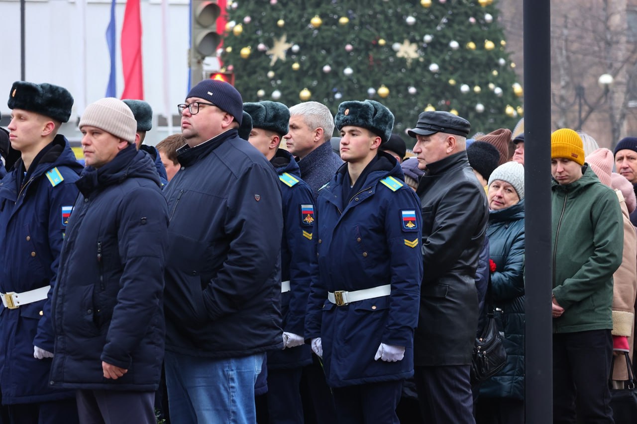5 декабря на площади Победы прошло памятное мероприятие, посвященное 84-й годовщине начала контрнаступления советских войск в битве под Москвой 5 декабря на площади Победы прошло памятное мероприятие, посвященное 84-й годовщине начала контрнаступления советских войск в битве под Москвой