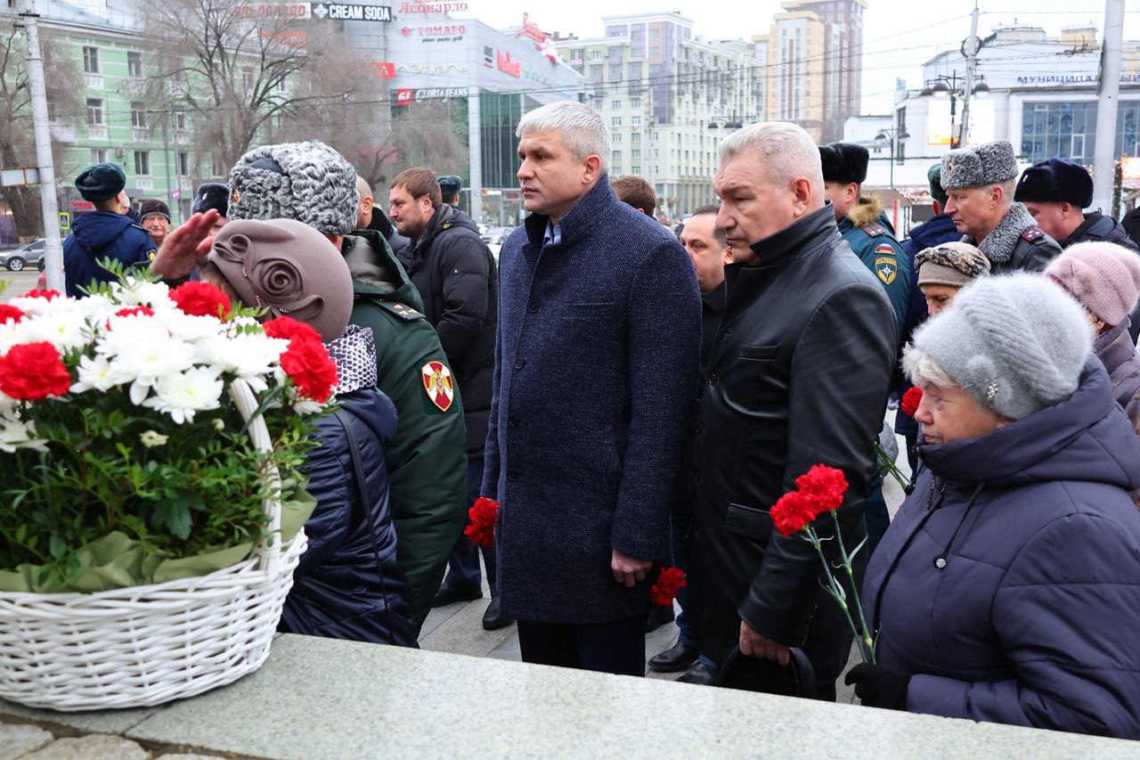 5 декабря один из участников федеральной программы «Время героев» Сергей Пугачев прошел однодневную стажировку в Рязанской городской Думе и администрации города Рязани, которая предусмотрена программой обучения для... 5 декабря один из участников федеральной программы «Время героев» Сергей Пугачев прошел однодневную стажировку в Рязанской городской Думе и администрации города Рязани, которая предусмотрена программой обучения для...