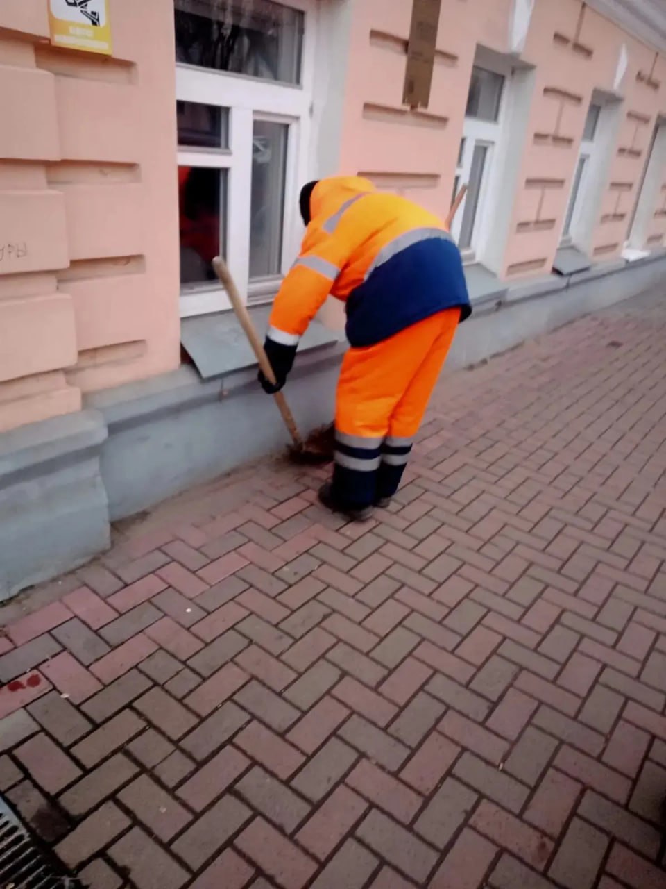 Днем 5 декабря в Рязани работает коммунальная техника и сотрудники ДБГ Днем 5 декабря в Рязани работает коммунальная техника и сотрудники ДБГ