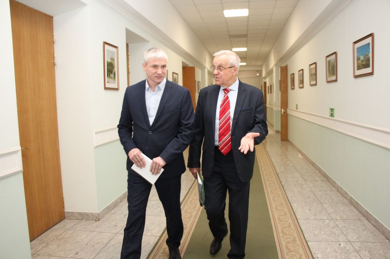 5 декабря один из участников федеральной программы «Время героев» Сергей Пугачев прошел однодневную стажировку в Рязанской городской Думе и администрации города Рязани, которая предусмотрена программой обучения для... 5 декабря один из участников федеральной программы «Время героев» Сергей Пугачев прошел однодневную стажировку в Рязанской городской Думе и администрации города Рязани, которая предусмотрена программой обучения для...