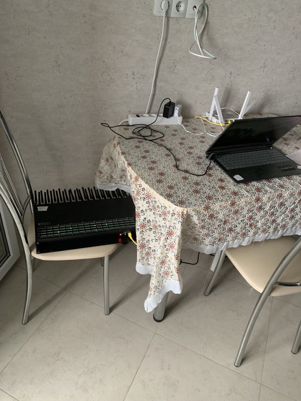 В Рязани сотрудники УМВД и УФСБ ликвидировали сеть узлов связи, которые действовали в интересах телефонных мошенников из Украины В Рязани сотрудники УМВД и УФСБ ликвидировали сеть узлов связи, которые действовали в интересах телефонных мошенников из Украины