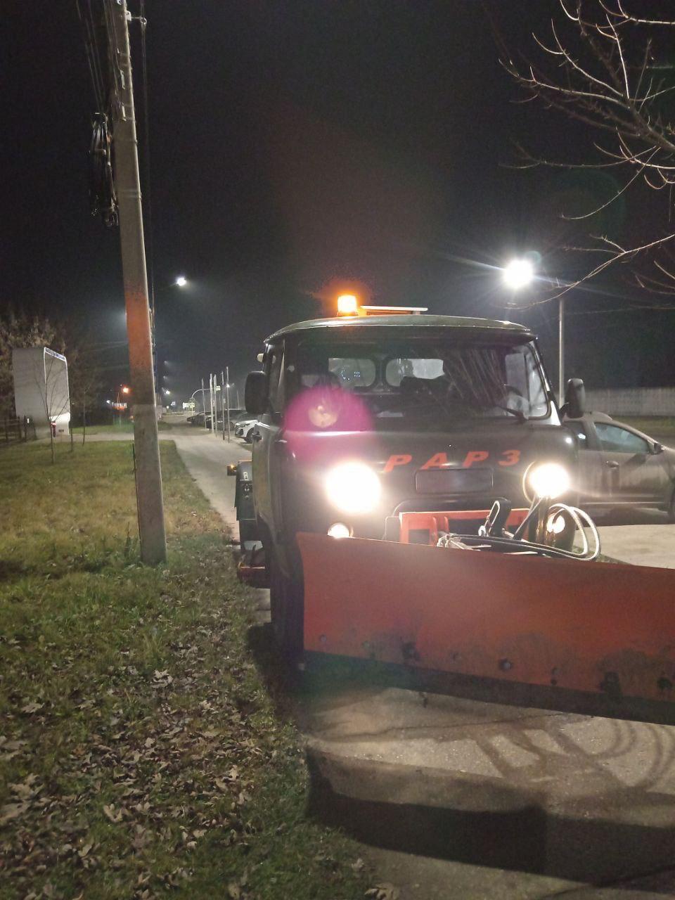 В ночь на 5 декабря бригады мехуборки чистили проезжую часть на улицах Чкалова (от Первомайского проспекта до Вокзальной), проезд Завражнова В ночь на 5 декабря бригады мехуборки чистили проезжую часть на улицах Чкалова (от Первомайского проспекта до Вокзальной), проезд Завражнова