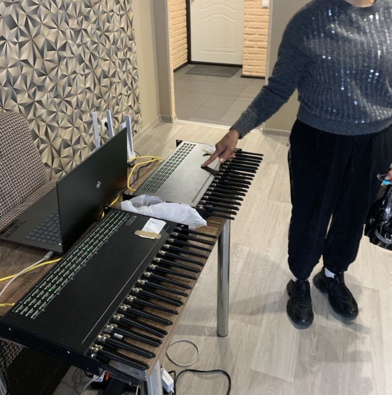 В Рязани сотрудники УМВД и УФСБ ликвидировали сеть узлов связи, которые действовали в интересах телефонных мошенников из Украины