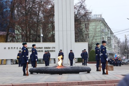 5 декабря на площади Победы прошло памятное мероприятие, посвященное 84-й годовщине начала контрнаступления советских войск в битве под Москвой