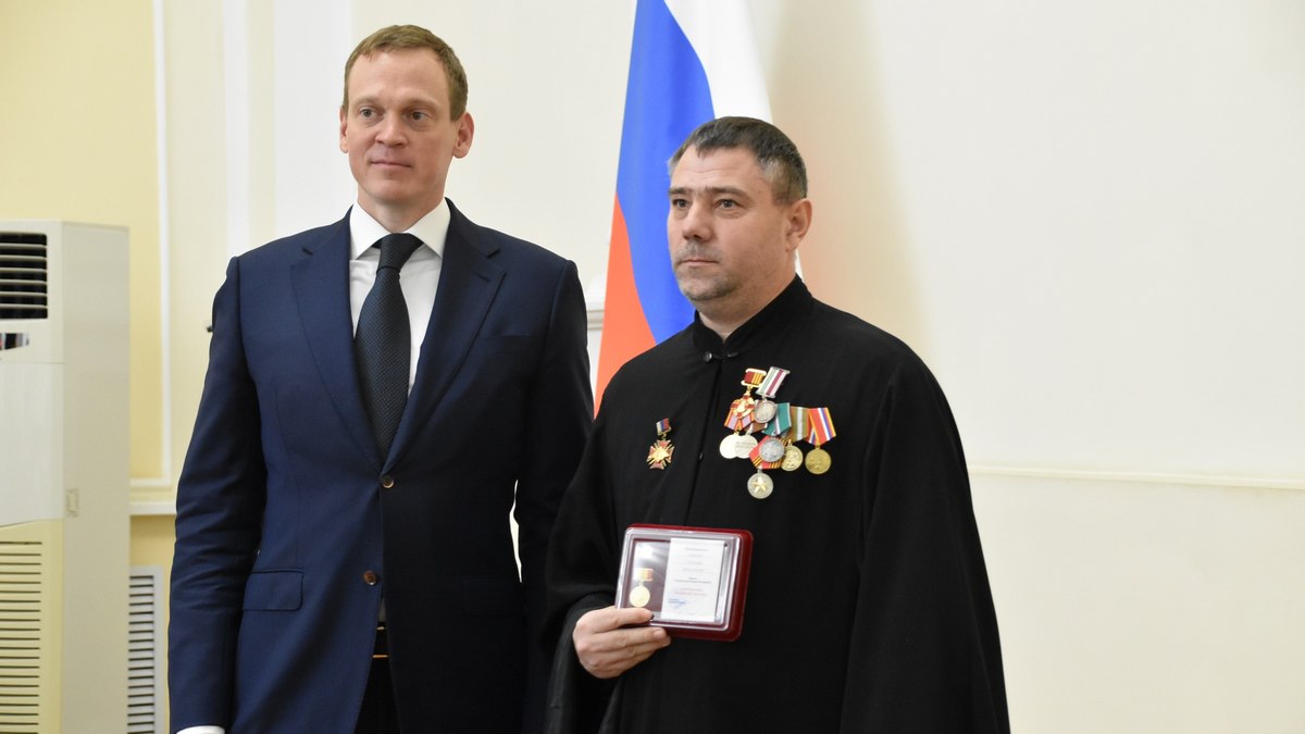 Глава региона Павел Малков вручил знаки губернатора «Доброволец Рязанской области» волонтерам Глава региона Павел Малков вручил знаки губернатора «Доброволец Рязанской области» волонтерам