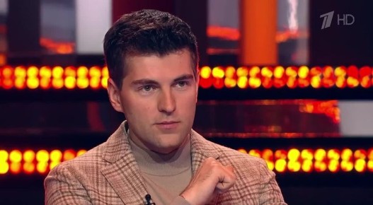 Главное к этому часу:. Лариса Долина заявила в эфире «Первого канала», что намерена вернуть 112 миллионов рублей за квартиру в Хамовниках Полине Лурье