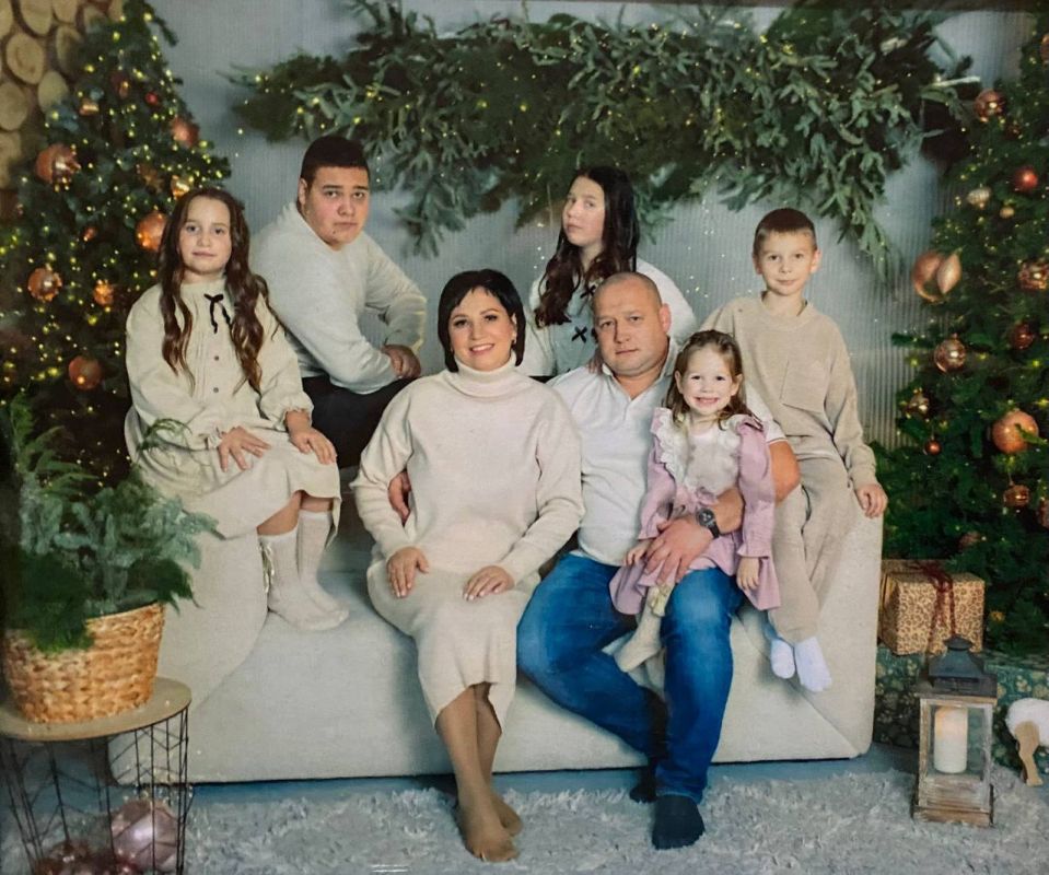 #ЗаПределамиСлужбы: семейное счастье майора полиции Любакова