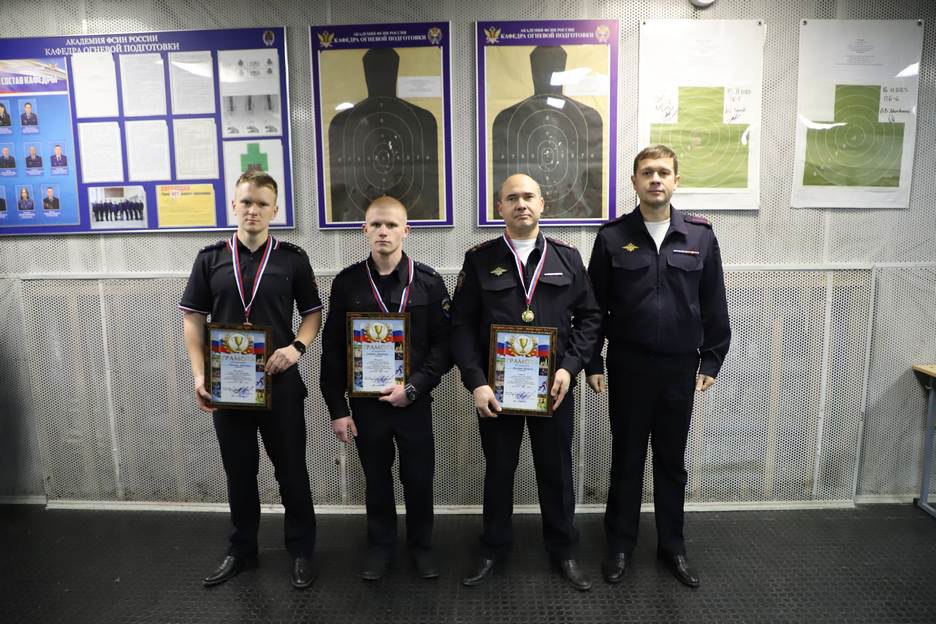 В Рязани прошли соревнования по стрельбе из табельного оружия В Рязани прошли соревнования по стрельбе из табельного оружия