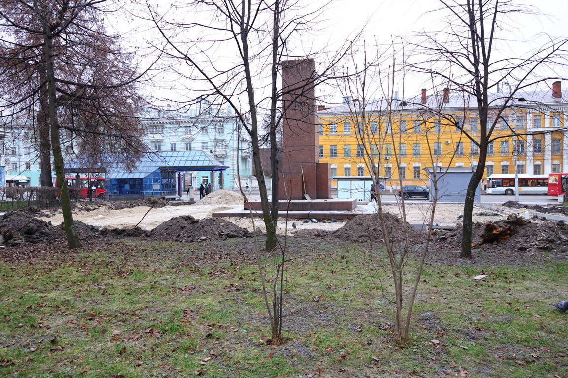 Благоустройство сквера у остановки «Дом художника» ведется в рамках реализации проектов местных инициатив Благоустройство сквера у остановки «Дом художника» ведется в рамках реализации проектов местных инициатив