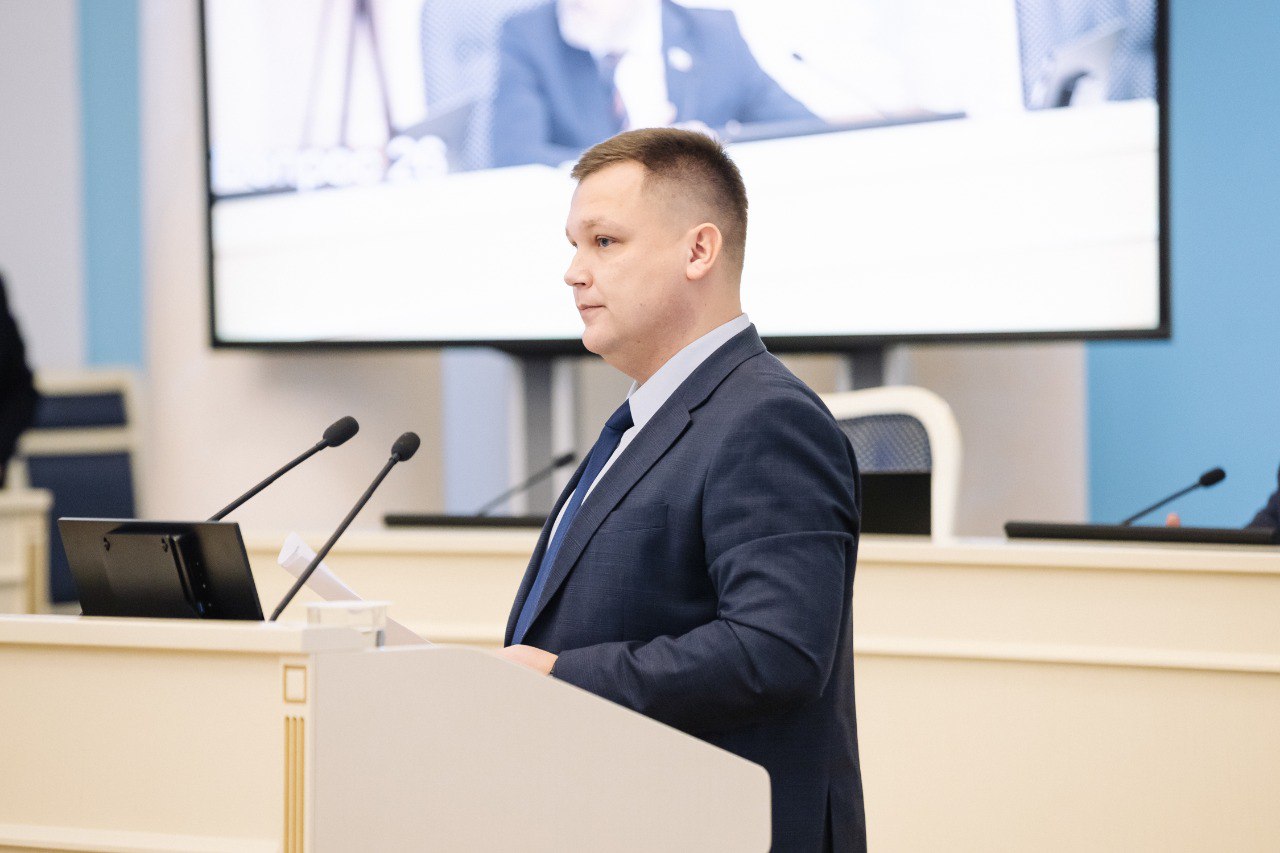 10 декабря перед депутатами выступил исполняющий обязанности главы администрации города Рязани Борис Ясинский с докладом о градостроительной деятельности 10 декабря перед депутатами выступил исполняющий обязанности главы администрации города Рязани Борис Ясинский с докладом о градостроительной деятельности