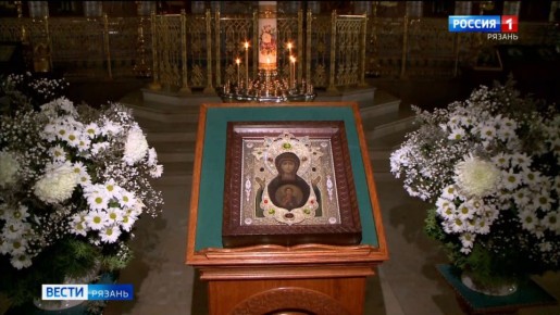 Православные отмечают день иконы Божьей Матери "Знамение"