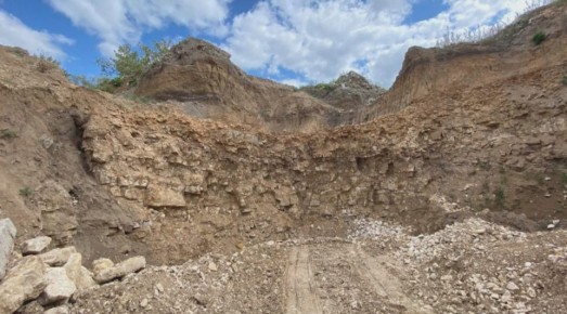 В Михайловском районе незаконно добывали известняк