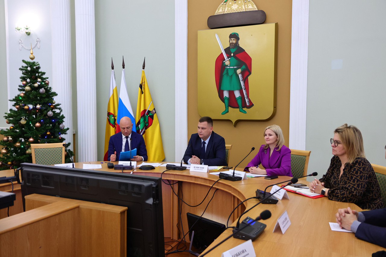 В администрации Рязани состоялось заседание комиссии по предупреждению и ликвидации чрезвычайных ситуаций и обеспечению пожарной безопасности под председательством исполняющего обязанности главы администрации города Рязани... В администрации Рязани состоялось заседание комиссии по предупреждению и ликвидации чрезвычайных ситуаций и обеспечению пожарной безопасности под председательством исполняющего обязанности главы администрации города Рязани...