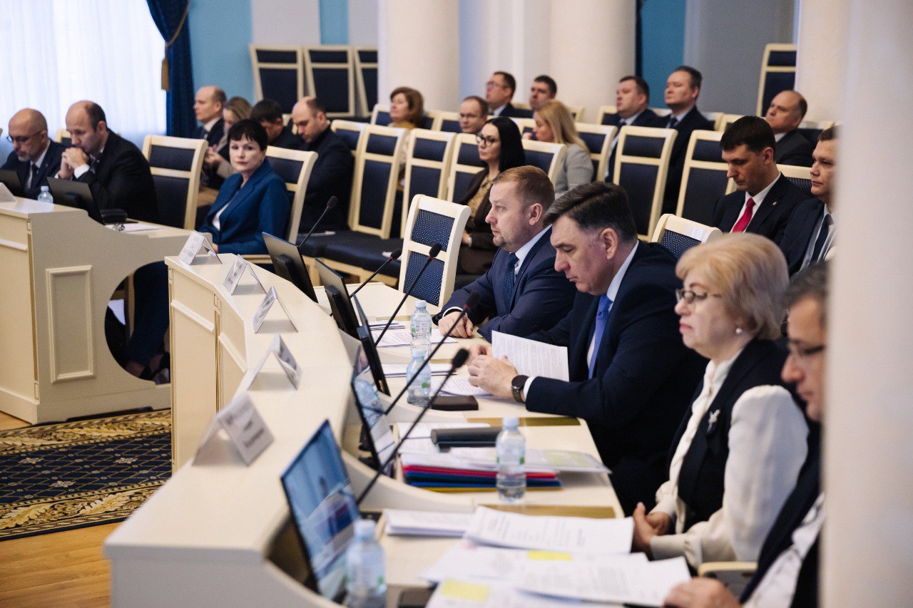 10 декабря перед депутатами выступил исполняющий обязанности главы администрации города Рязани Борис Ясинский с докладом о градостроительной деятельности 10 декабря перед депутатами выступил исполняющий обязанности главы администрации города Рязани Борис Ясинский с докладом о градостроительной деятельности