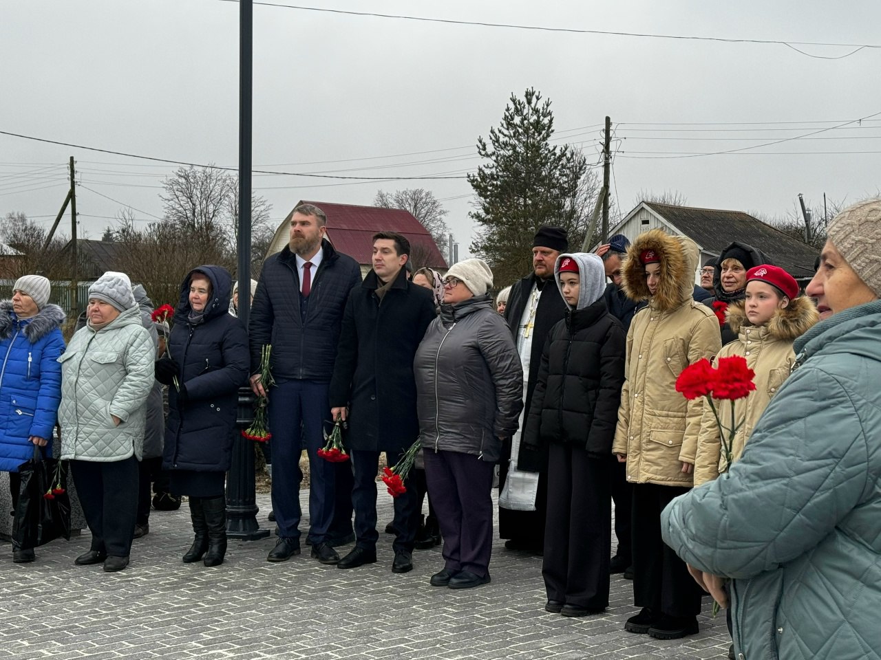 В селе Муратово Шиловского района после реконструкции по программе поддержки местных инициатив торжественно открыли мемориал памяти в честь земляков, погибших на фронтах Великой Отечественной войны, и тех, кто вернулся... В селе Муратово Шиловского района после реконструкции по программе поддержки местных инициатив торжественно открыли мемориал памяти в честь земляков, погибших на фронтах Великой Отечественной войны, и тех, кто вернулся...