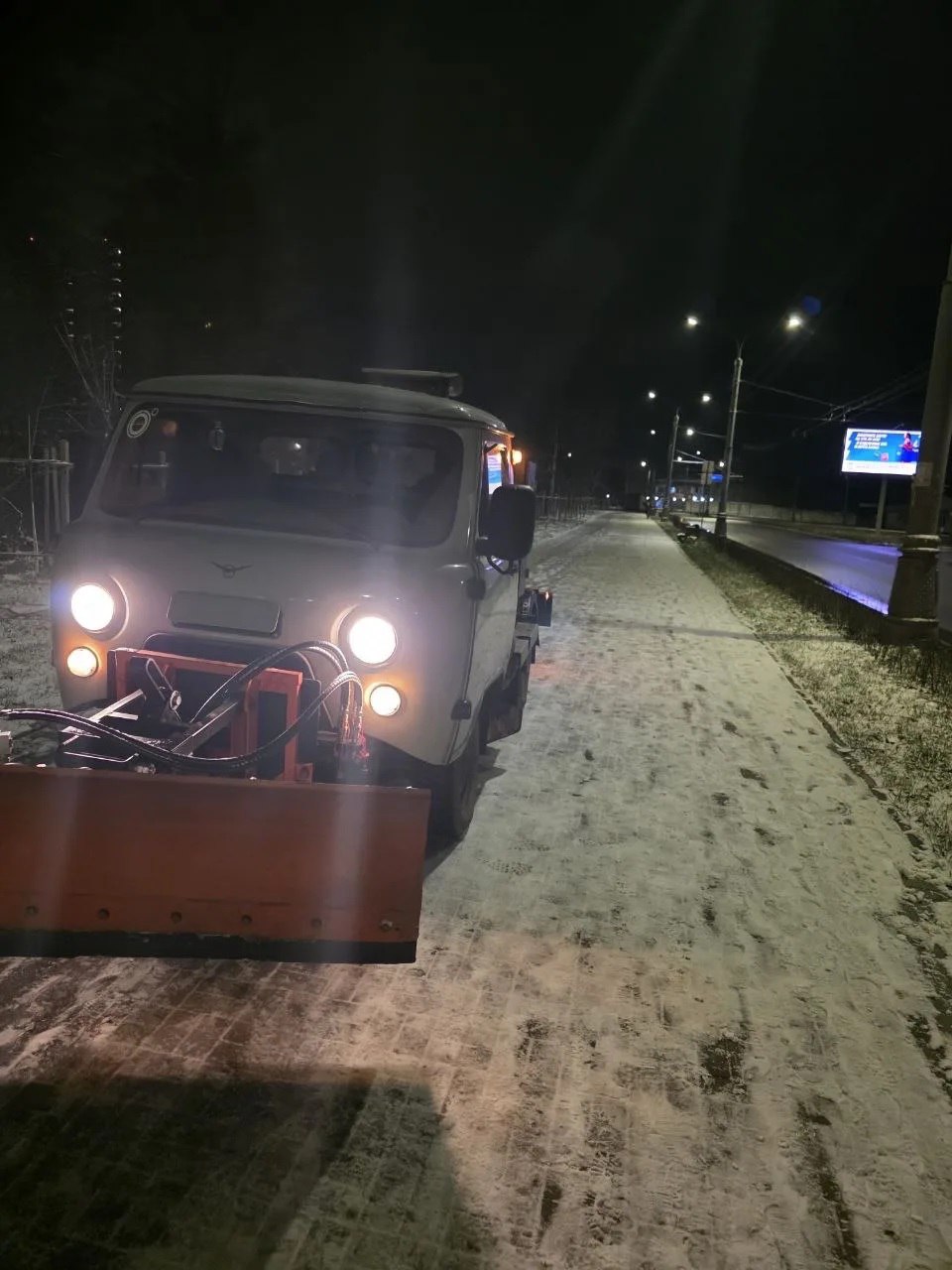 Дирекция благоустройства проводит уборку города Дирекция благоустройства проводит уборку города