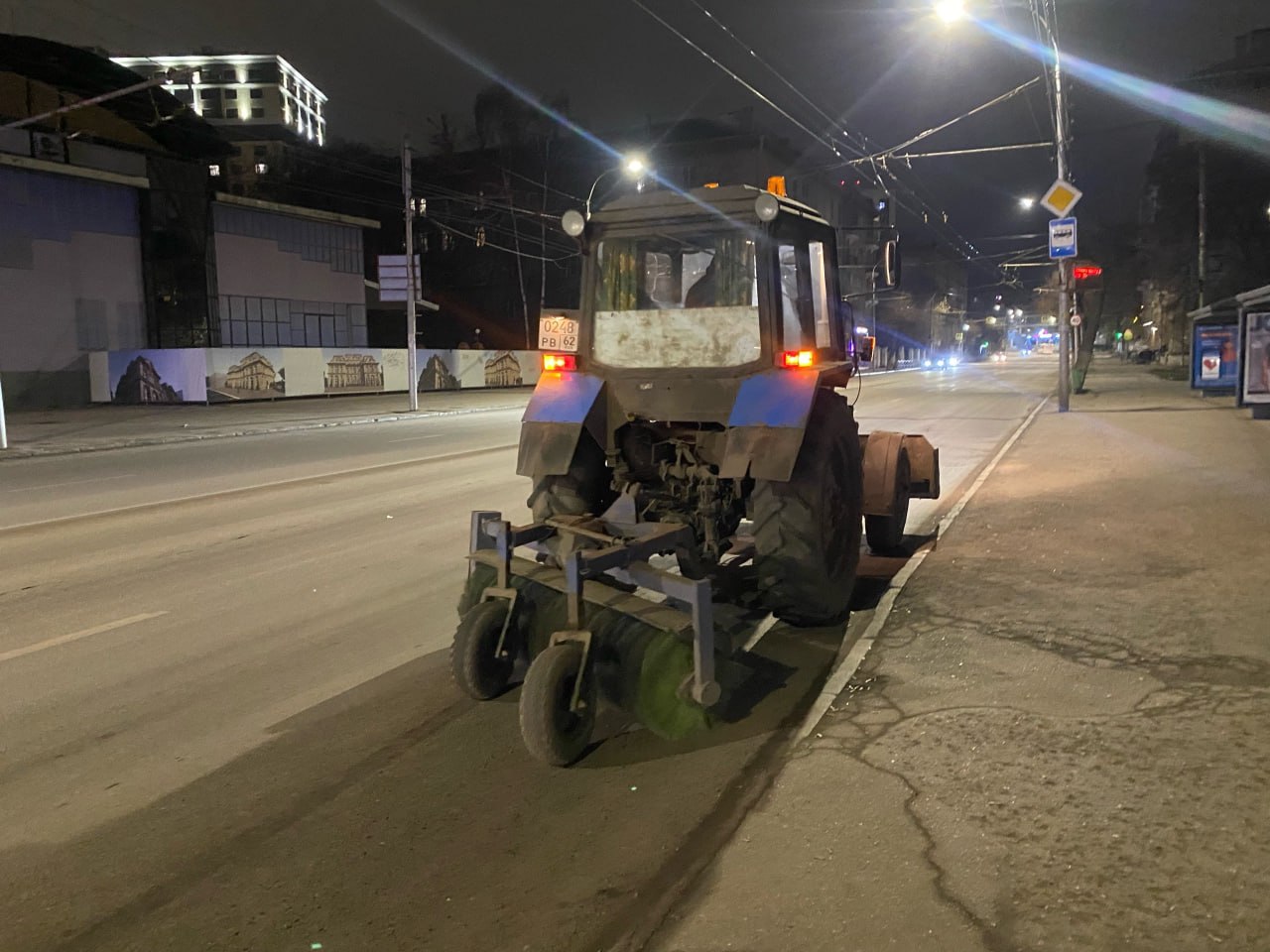 Дирекция благоустройства проводит уборку города Дирекция благоустройства проводит уборку города