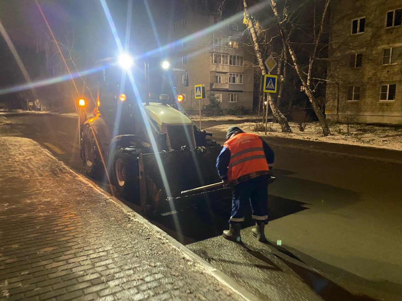 Дирекция благоустройства проводит уборку города Дирекция благоустройства проводит уборку города