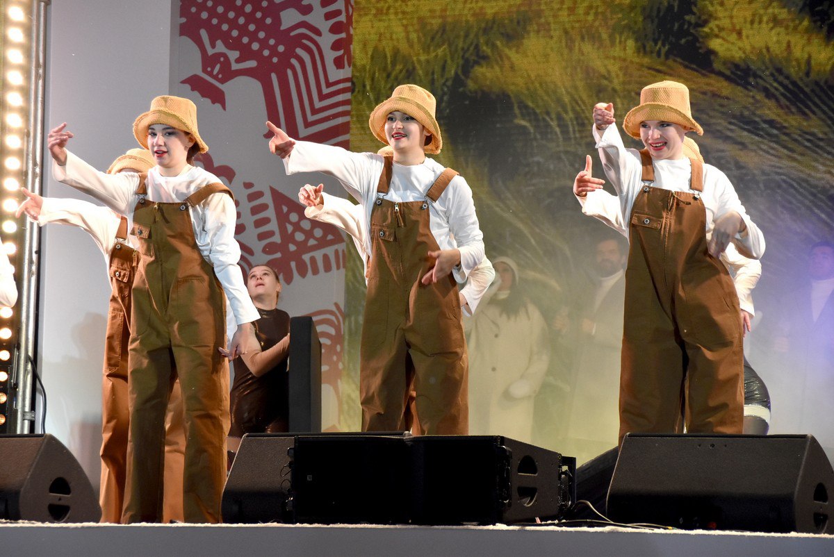 В Рязани начались праздничные гуляния «Новогодняя столица России» В Рязани начались праздничные гуляния «Новогодняя столица России»