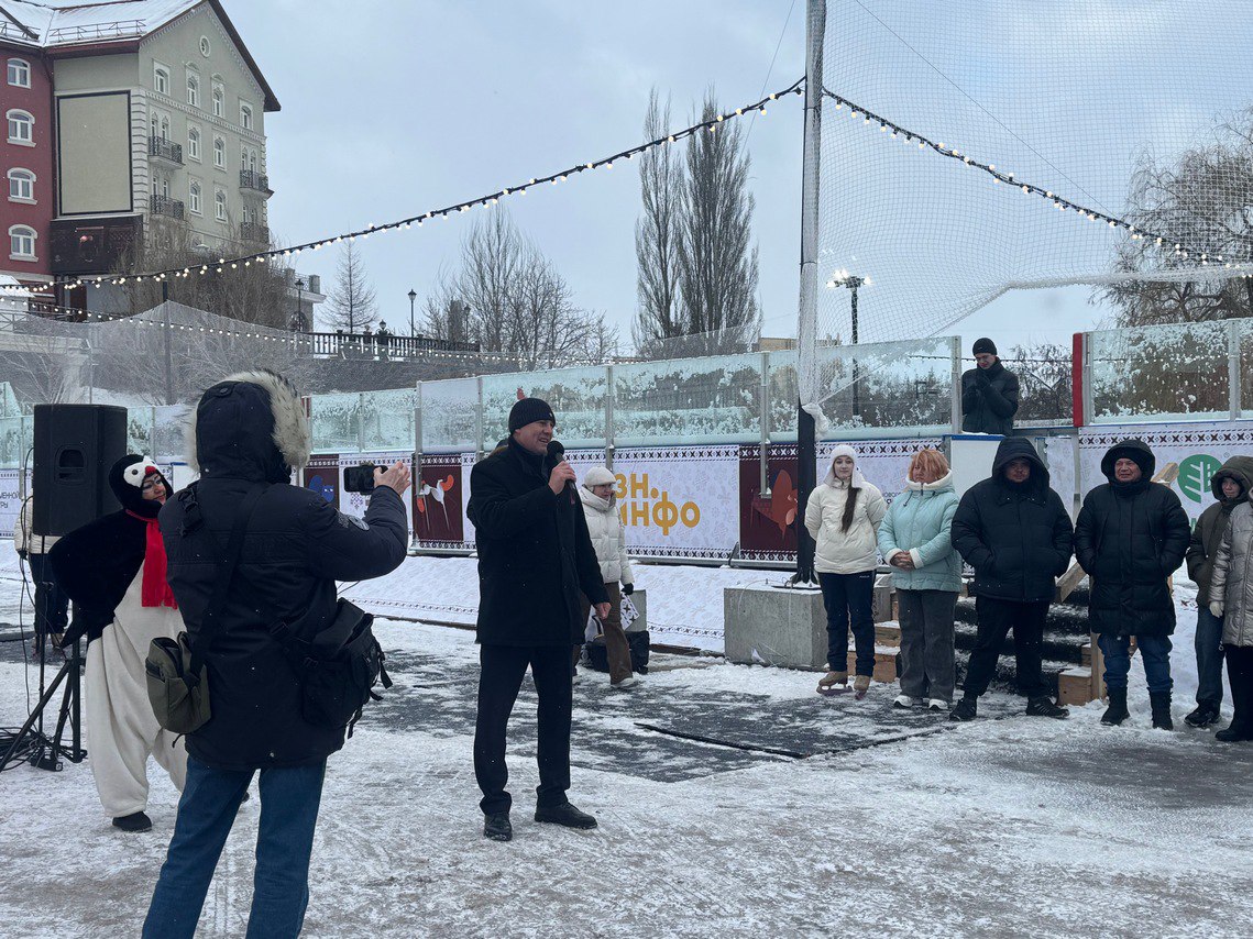 В субботу, 13 декабря, на Лыбедском бульваре в Рязани состоялось торжественное открытие катка, приуроченное к старту программы «Рязань – Новогодняя столица 2026» В субботу, 13 декабря, на Лыбедском бульваре в Рязани состоялось торжественное открытие катка, приуроченное к старту программы «Рязань – Новогодняя столица 2026»