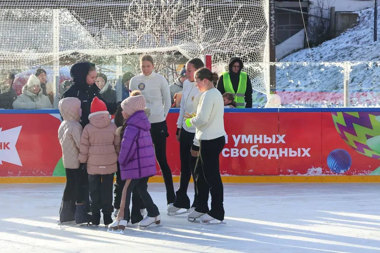 Второй день проекта «Рязань – Новогодняя столица России 2026» стартовал с турнира по хоккею молодежных команд 3x3 Второй день проекта «Рязань – Новогодняя столица России 2026» стартовал с турнира по хоккею молодежных команд 3x3