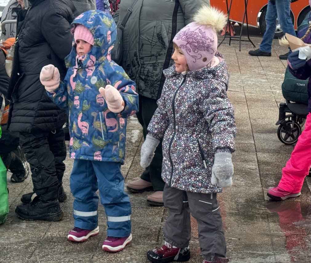 В субботу, 13 декабря, на Лыбедском бульваре в Рязани состоялось торжественное открытие катка, приуроченное к старту программы «Рязань – Новогодняя столица 2026» В субботу, 13 декабря, на Лыбедском бульваре в Рязани состоялось торжественное открытие катка, приуроченное к старту программы «Рязань – Новогодняя столица 2026»