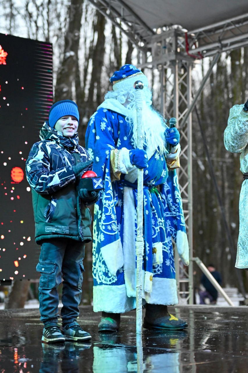 В рамках «Новогодней столицы России 2026» в рязанском Лесопарке состоялось открытие Резиденции Деда Мороза В рамках «Новогодней столицы России 2026» в рязанском Лесопарке состоялось открытие Резиденции Деда Мороза