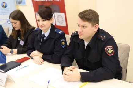 Рязанские полицейские приняли участие в «Ярмарке вакансий»