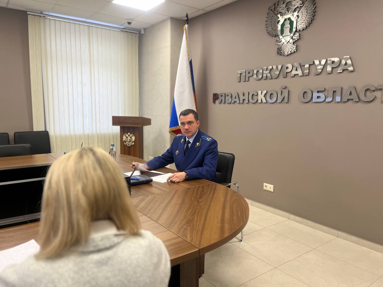 Первый заместитель прокурора области Антон Шумский провел личный прием граждан, на который обратилось 10 жителей области