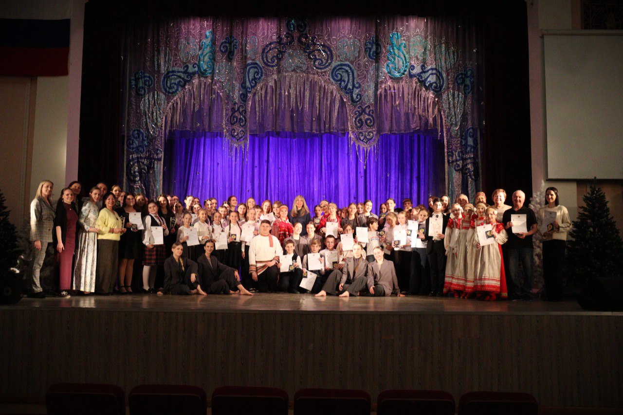 В зрительном зале Рязанского городского Дворца детского творчества прошла церемония чествования учащихся учреждений дополнительного образования и культуры города Рязани, добившихся значительных результатов в конкурсных... В зрительном зале Рязанского городского Дворца детского творчества прошла церемония чествования учащихся учреждений дополнительного образования и культуры города Рязани, добившихся значительных результатов в конкурсных...