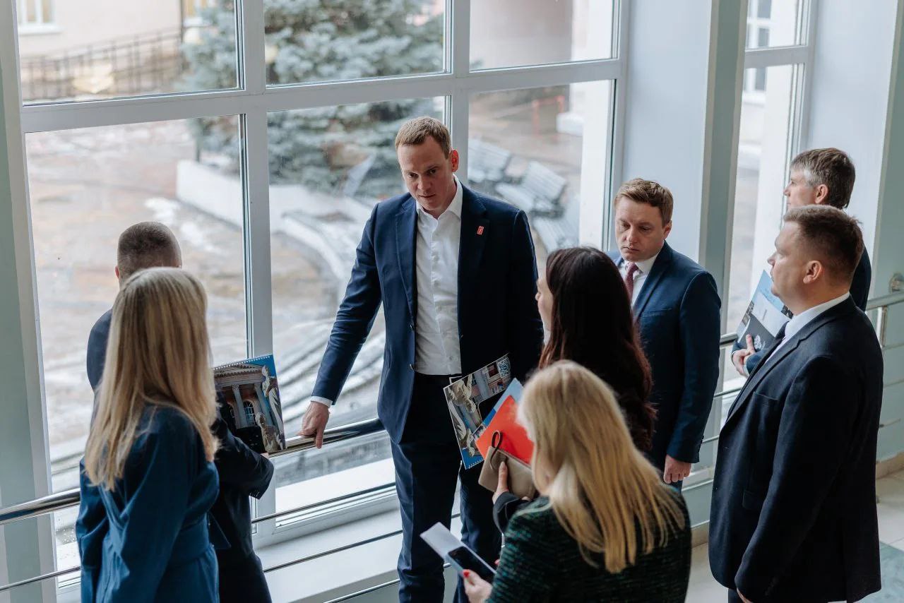 Павел Малков: Рязанскую область с рабочим визитом посетил Герой России, председатель правления Движения Первых Артур Валерьевич Орлов Павел Малков: Рязанскую область с рабочим визитом посетил Герой России, председатель правления Движения Первых Артур Валерьевич Орлов