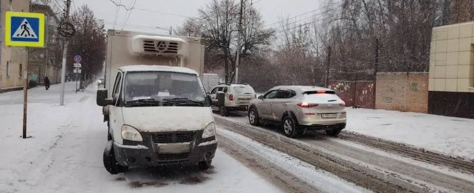 �� ��������� ����� �� ������� ��������� ������� ���������������� 4 �������-������������ ������������, � ���������� ������� 1 ������� ����� � 4 �������� �������� ������