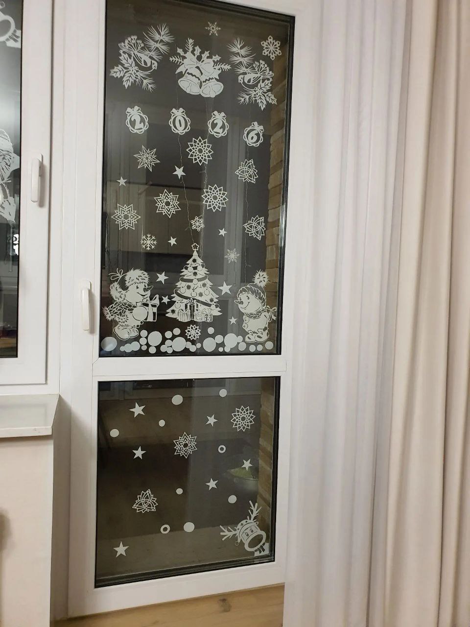 До конца года у всех жителей Рязани есть возможность поучаствовать в конкурсе «Лучшее новогоднее оформление территории проживания» в любой из четырех номинаций: До конца года у всех жителей Рязани есть возможность поучаствовать в конкурсе «Лучшее новогоднее оформление территории проживания» в любой из четырех номинаций: