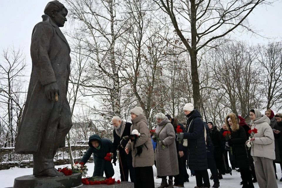 � �����-����������� ������ ������� � ������������� ������� ������ ����� � ���� 100-����� ��� ������, ������� ���� ������������� �������