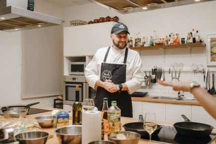 Как очистить 5 килограммов чеснока и накормить 7500 человек: секреты профессионалов на кухне