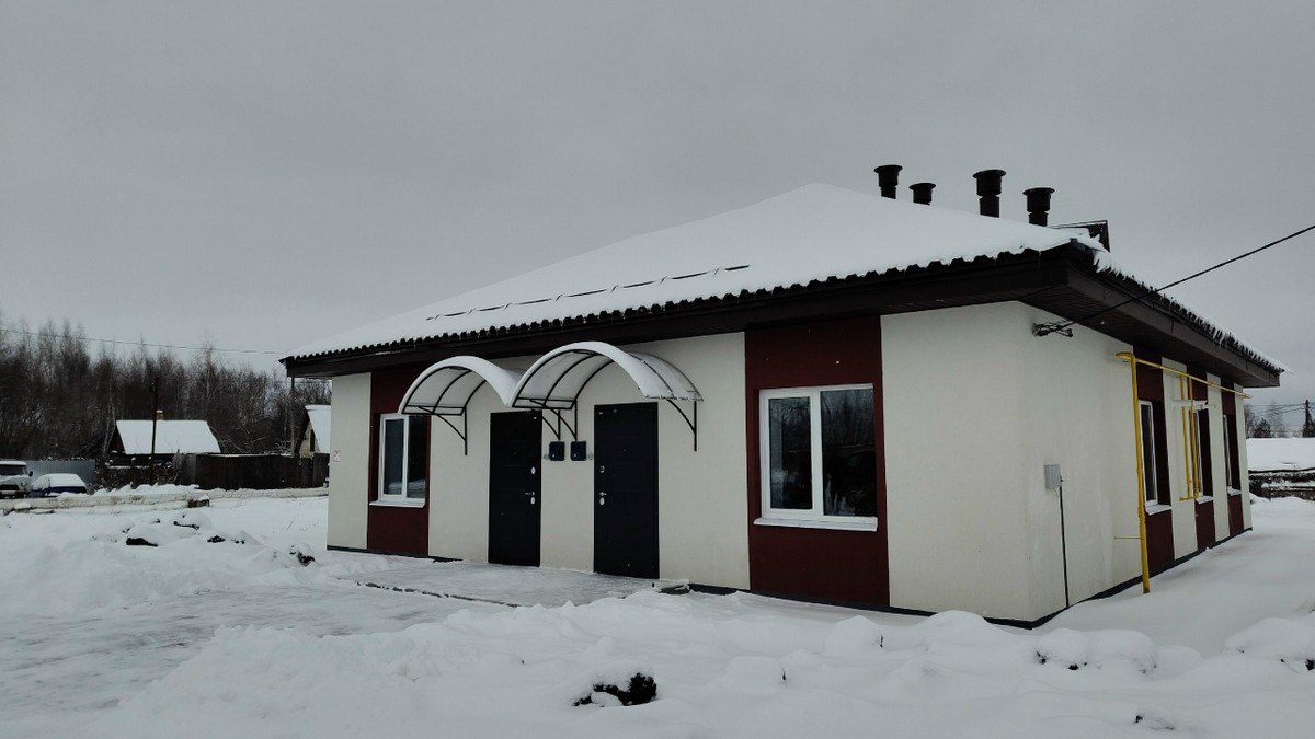 В поселках Поплевинский и Побединка Скопинского округа вручили ключи местным жителям, которые получили квартиры по программе переселения граждан из аварийного жилья