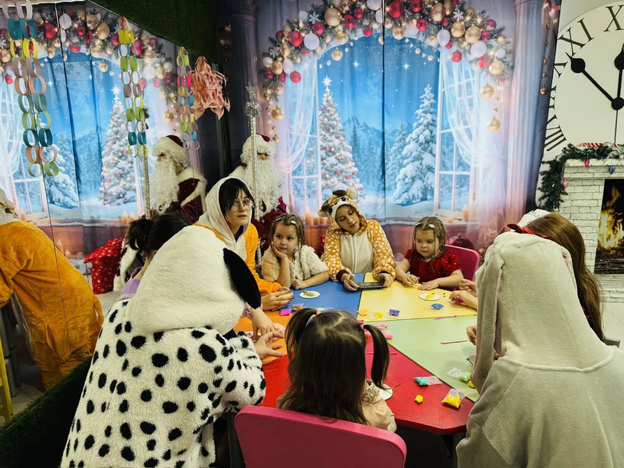 В приемных ТОС продолжаются детские новогодние праздники В приемных ТОС продолжаются детские новогодние праздники