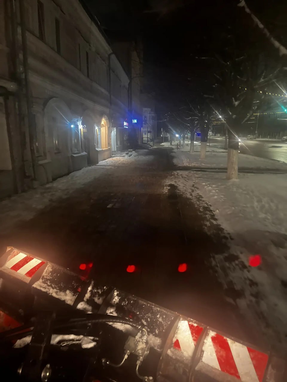 В ночь на 30 декабря в городе работала спецтехника ДБГ В ночь на 30 декабря в городе работала спецтехника ДБГ