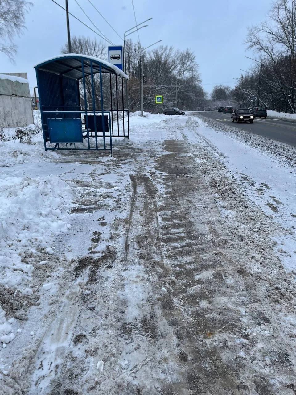 Сотрудники ДБГ проводят уборку областного центра Сотрудники ДБГ проводят уборку областного центра