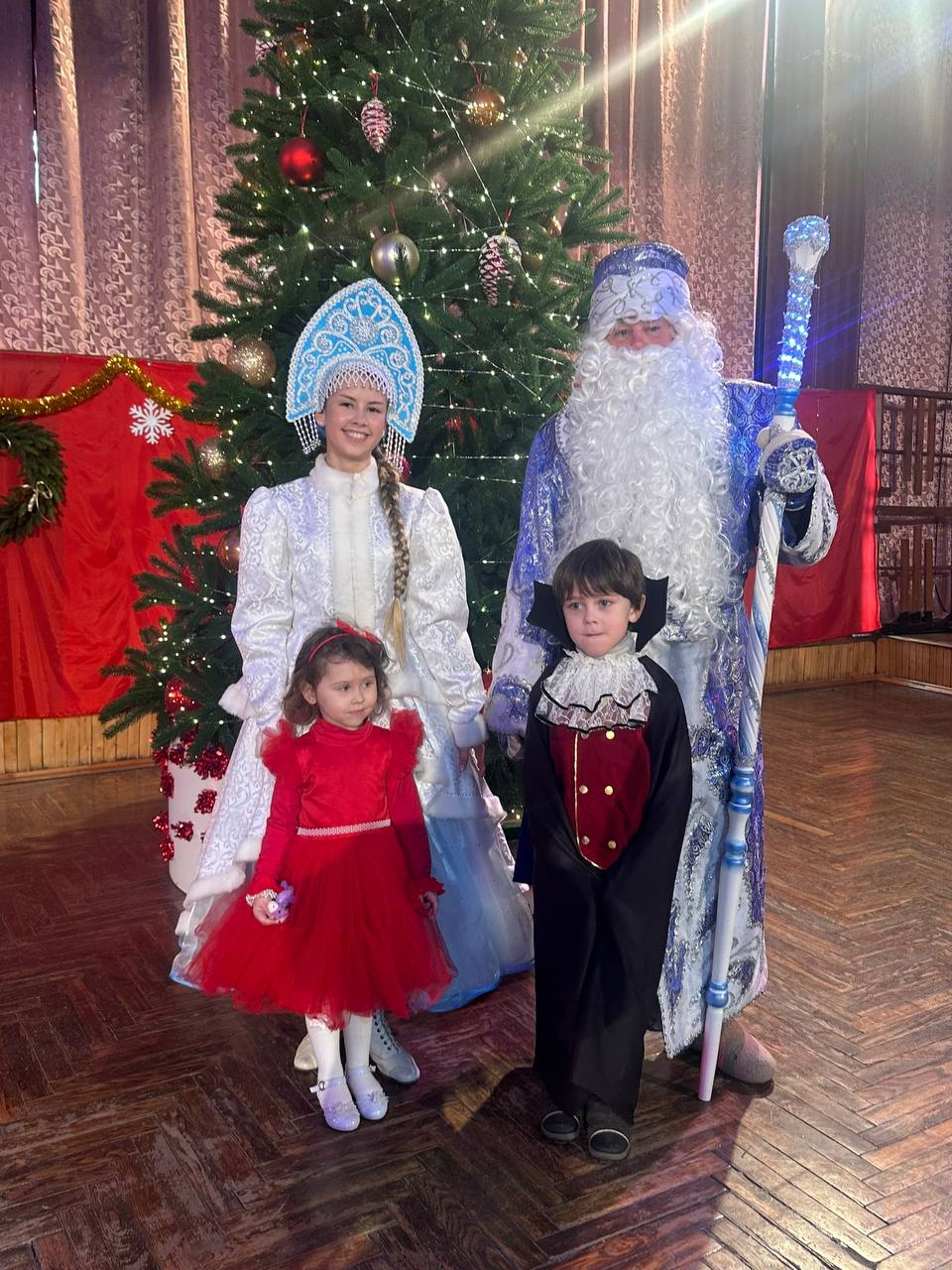 КДЦ «Октябрь» представил гостям новогоднюю программу КДЦ «Октябрь» представил гостям новогоднюю программу