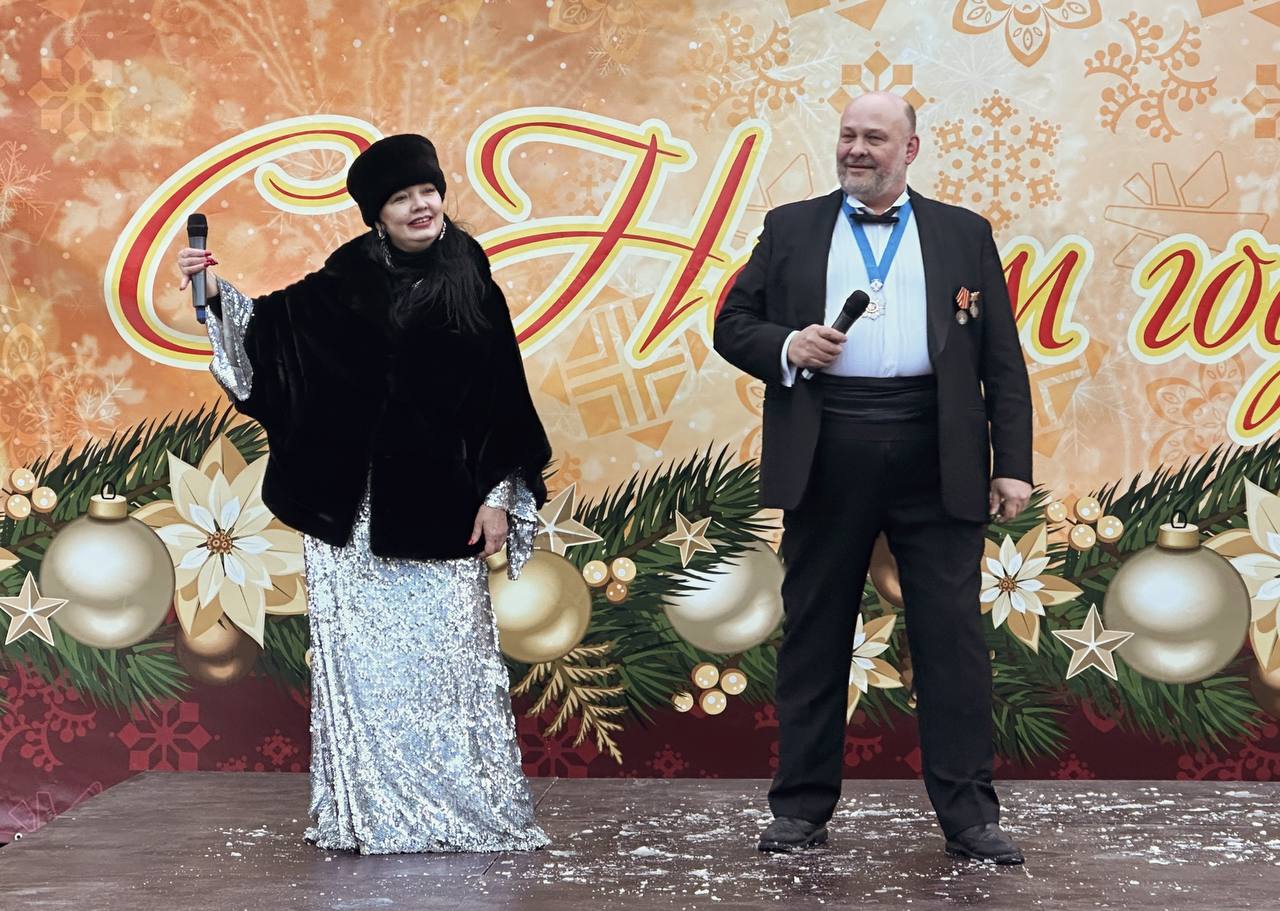 КДЦ «Октябрь» представил гостям новогоднюю программу КДЦ «Октябрь» представил гостям новогоднюю программу