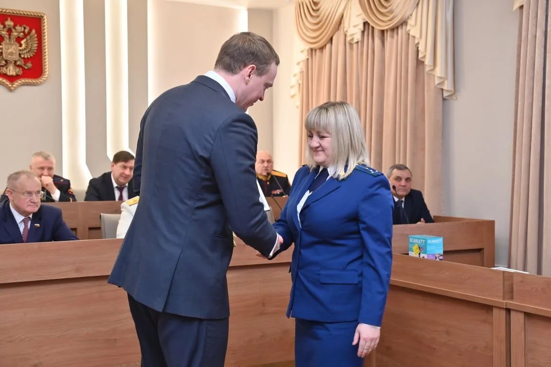 Павел Малков: В День работников прокуратуры поздравил сотрудников и ветеранов ведомства, вручил заслуженные награды