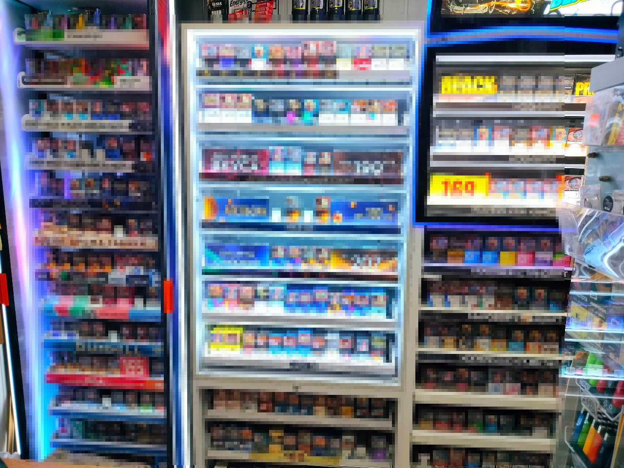 В Рязани полицейские изъяли в торговом павильоне около 1 тысячи пачек немаркированных сигарет В Рязани полицейские изъяли в торговом павильоне около 1 тысячи пачек немаркированных сигарет