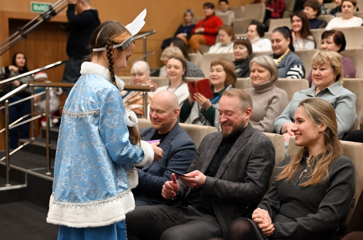 9 тысяч активистов Рязанской области приняли участие во Всероссийской акции Движения Первых «Российский детский Дед Мороз» 9 тысяч активистов Рязанской области приняли участие во Всероссийской акции Движения Первых «Российский детский Дед Мороз»