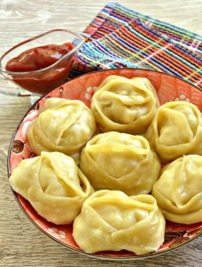 Аппетитные манты с курицей и картофелем